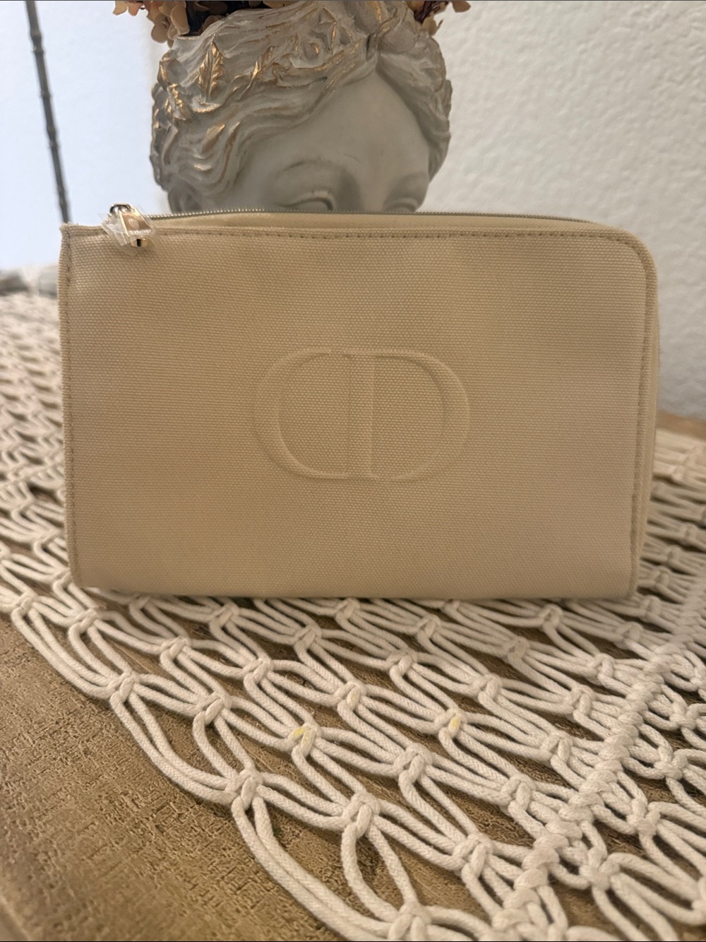 Dior Beauty  mini cosmetic bag - Picture 2 of 5